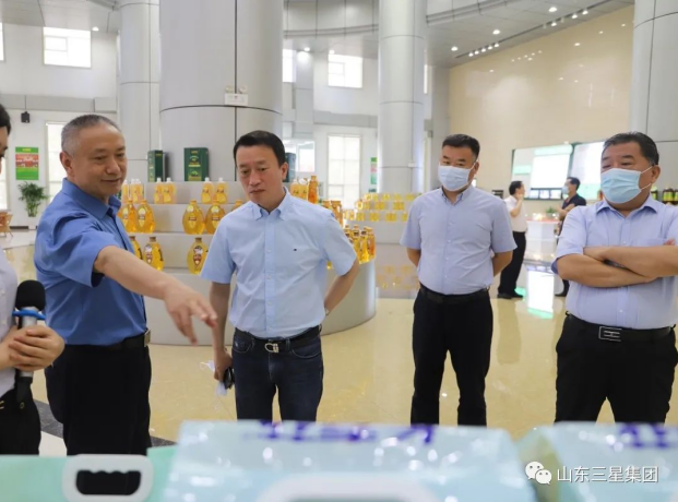 黑龍江省齊齊哈爾市糧食局黨組書(shū)記、局長(zhǎng)周建宇來(lái)山東三星集團(tuán)參觀調(diào)研