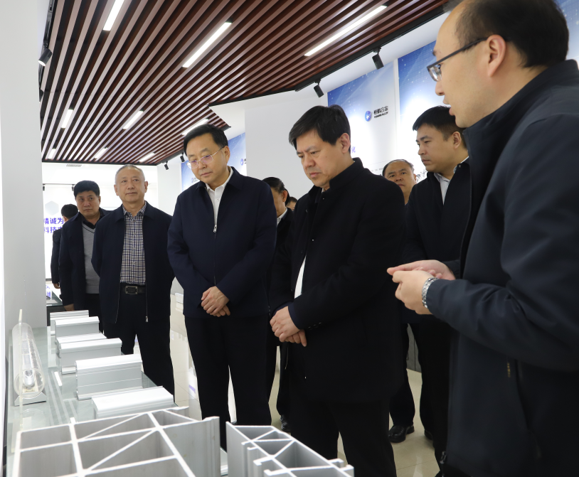 濱州市委常委、常務(wù)副市長張偉一行來山東三星集團調(diào)研