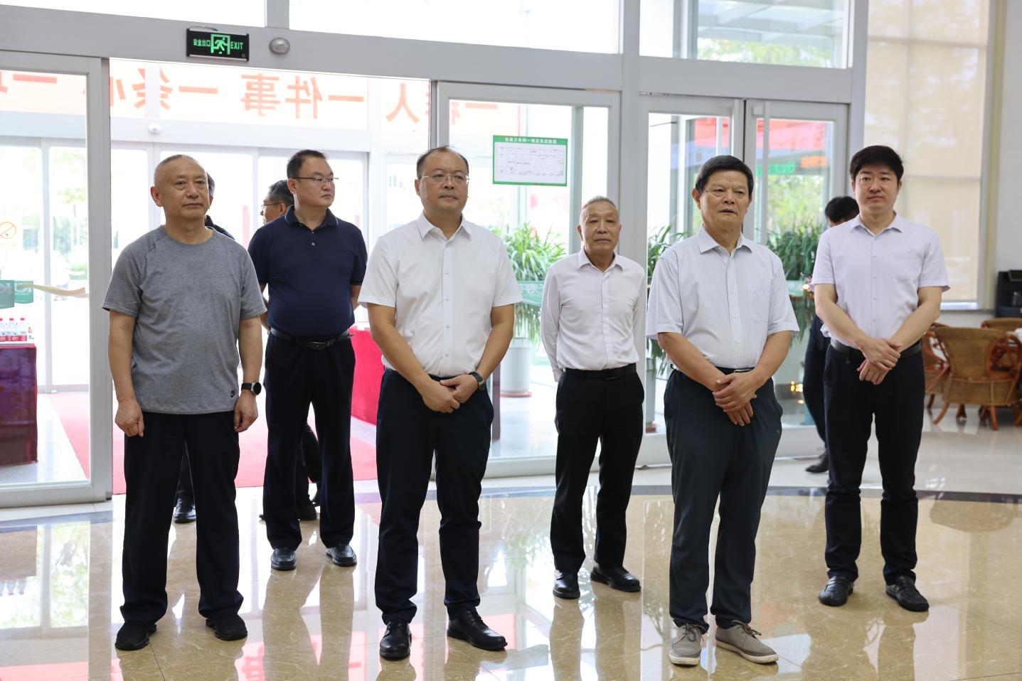 山東省學生營養(yǎng)與健康協會會長張厚吉一行來山東三星集團考察