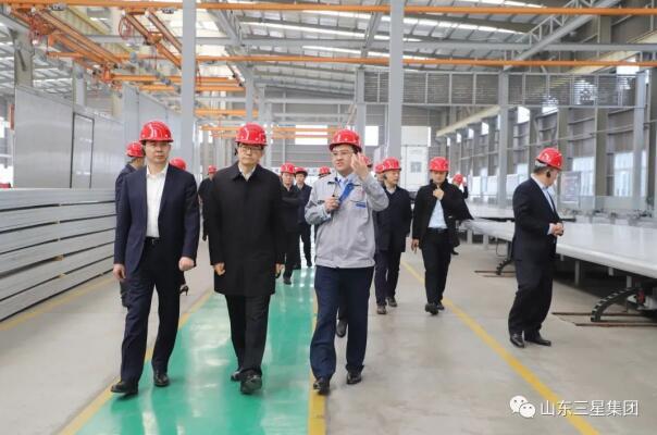 山東重工集團、濰柴動力、中國重汽集團、中通客車集團領(lǐng)導(dǎo)一行來機械公司交流考察